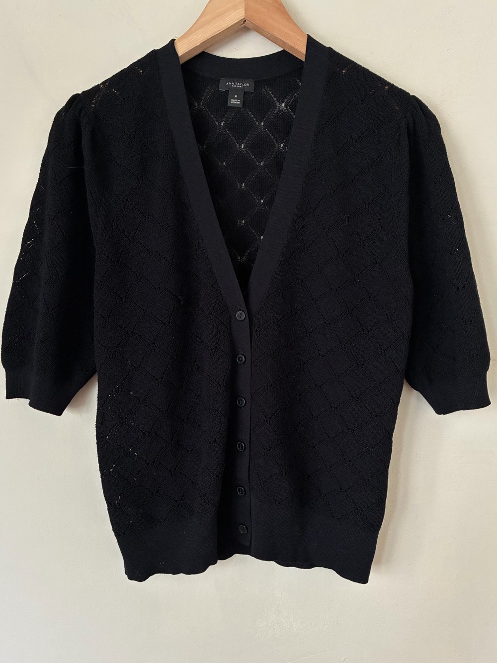 Ann Taylor Minimalist Black Pointelle Knit Cardigan V-Neck Puff Sleeve Sweater M